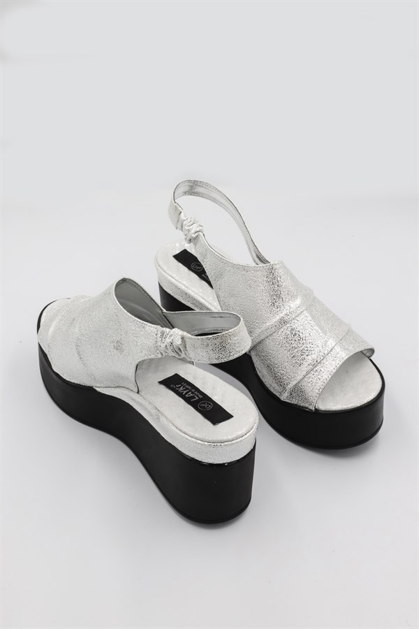 478010130000002LAYKİ7-10 cm topukLala Gümüş Renkli Arkadan Bilekli Topuğu Açık Kadın Topuklu Ayakkabı 