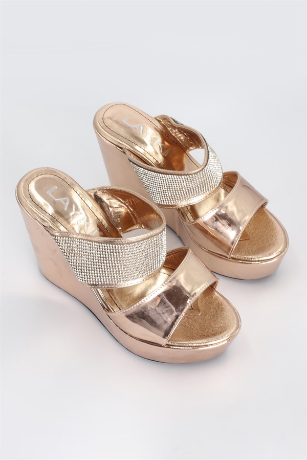 Mariachi Gold Renkli İki Kemerli Parlak Taşlı Kadın Topuklu Ayakkabı 