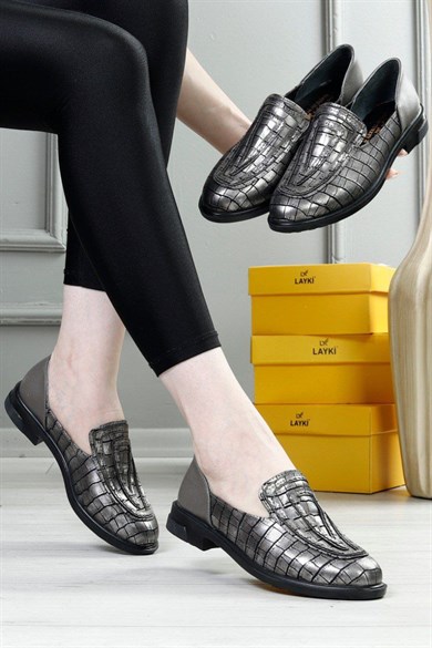 Delcine Platin Renkli Kadın Klasik Ayakkabı 