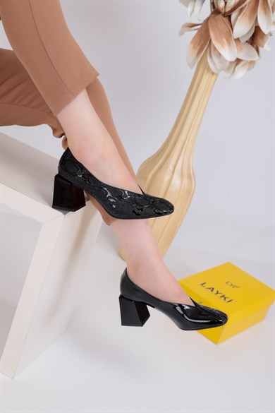 035011010000002LAYKİOrta TopukluMiller Siyah Renkli Desenli Yarı Rugan Lux Kadın Kısa Topuklu Ayakkabı 