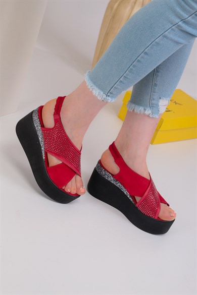 Skylar Kırmızı Renkli Parlak Pimli Kadın Sandalet Ayakkabı 