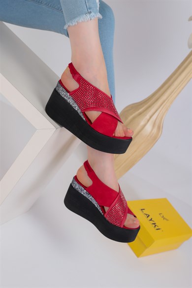 008010120000001laykiSandaletlayki.com | Layki 008012 süet deri Bayan Sandalet Ayakkabı Skylar Kırmızı Renkli Parlak Pimli Kadın Sandalet Ayakkabı 
