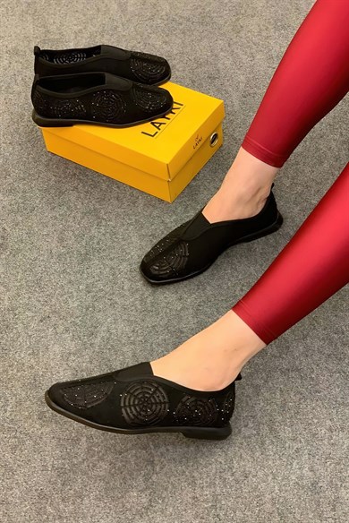 Martius Siyah Renkli Parlak Desenli Kadın Babet Ayakkabı 