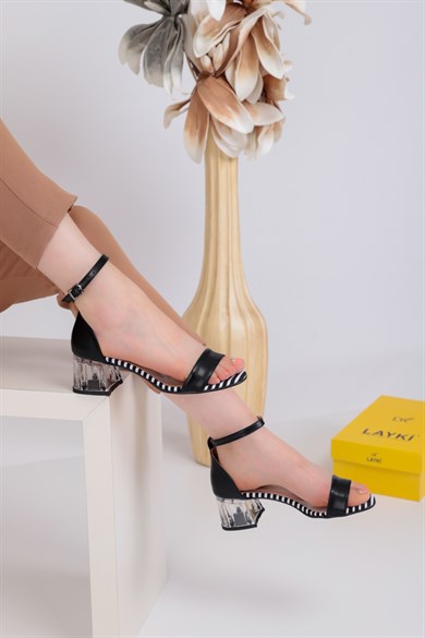 Charlene Siyah Beyaz Renkli Kadın Şeffaf Topuklu Ayakkabı 