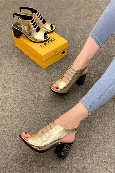 Filipa Gold Renkli Lux Suet Kadın Topuklu Ayakkabı 
