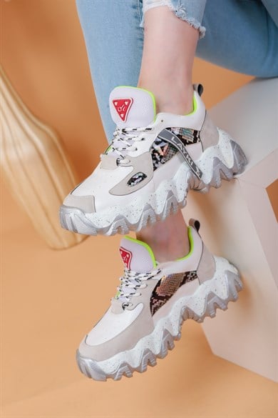 103010160000001laykiYürüyüş Ayakkabısılayki.com | Layki 103016 mat deri pul desenli spor ayakkabı Hari Beyaz Renkli Kadın Spor Ayakkabı 